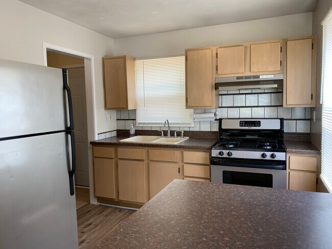 Foto del edificio - 313 W Barrington Rd