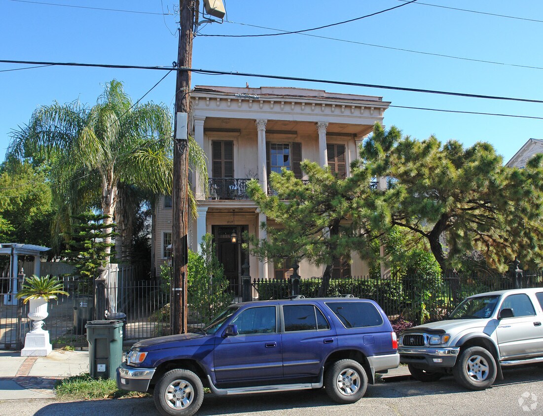 Primary Photo - 1019 Jackson Ave