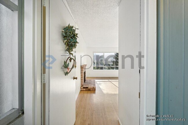Building Photo - 1269 Alicante Dr