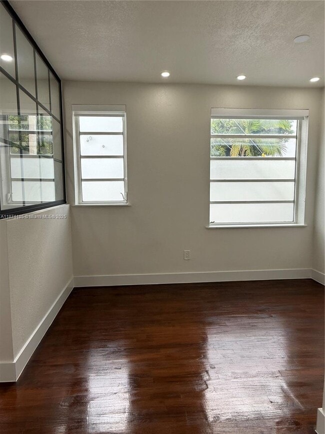 Foto del edificio - 723 2nd St