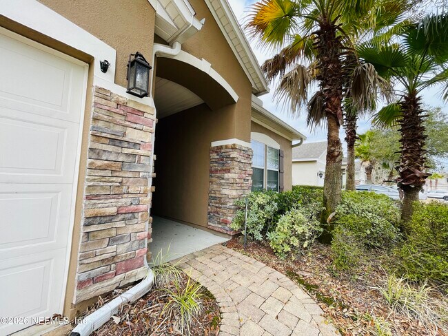 Foto del edificio - 15792 Bainebridge Dr