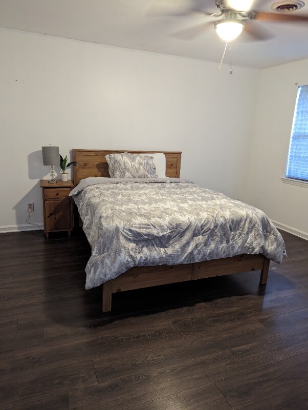 Foto principal - 123 Cedar Creek Dr