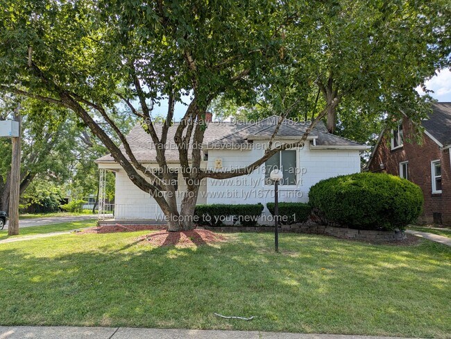 Building Photo - 16701 Lindsay St