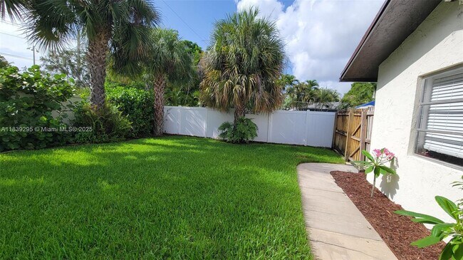 Foto del edificio - 116 NW 3rd Ct