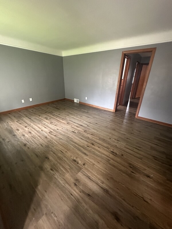 Building Photo - 9201 Bancroft Ave
