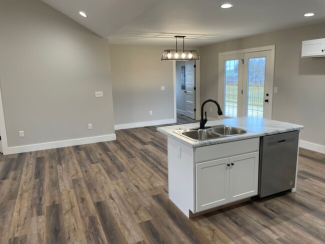 Foto del edificio - 3 Bed 2 Bath House in Elkton