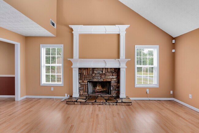 Building Photo - 110 Brighton Dr