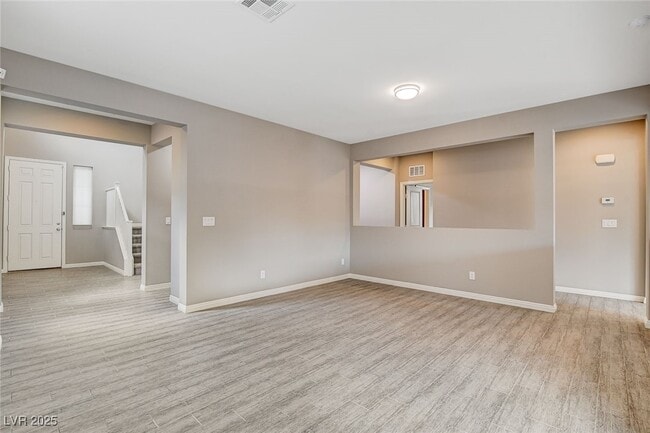 Building Photo - 6237 Fallsview Ct