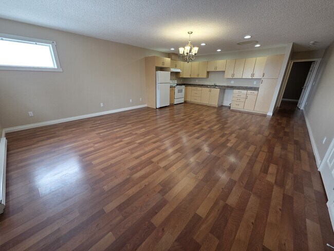 Building Photo - 8112-8196 96 Ave