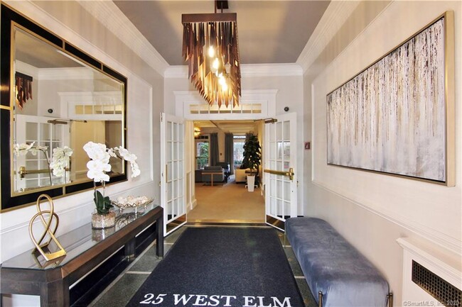 Building Photo - 25 W Elm St