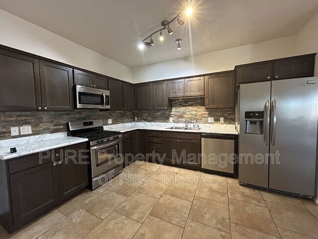 Foto del edificio - 2208 E Ranch Dr