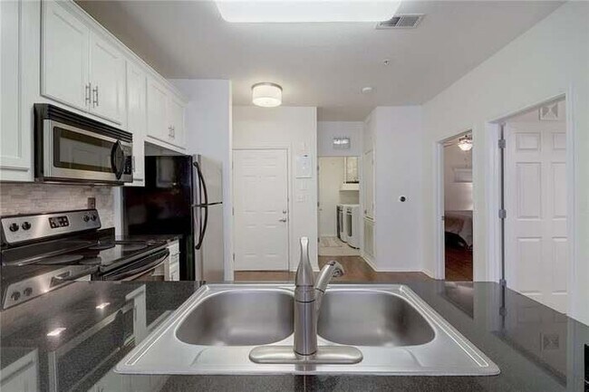 Foto del edificio - 910 W 25th St