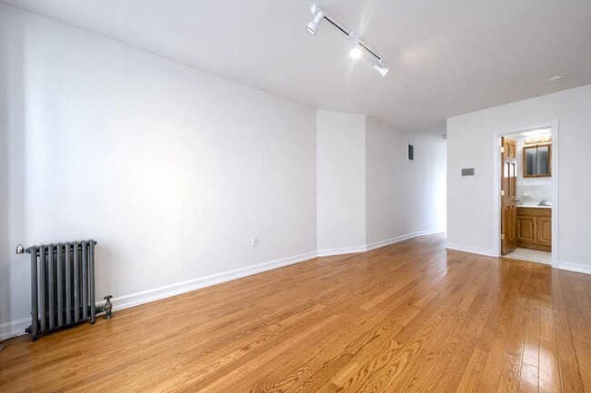 Building Photo - 112 Haven Ave