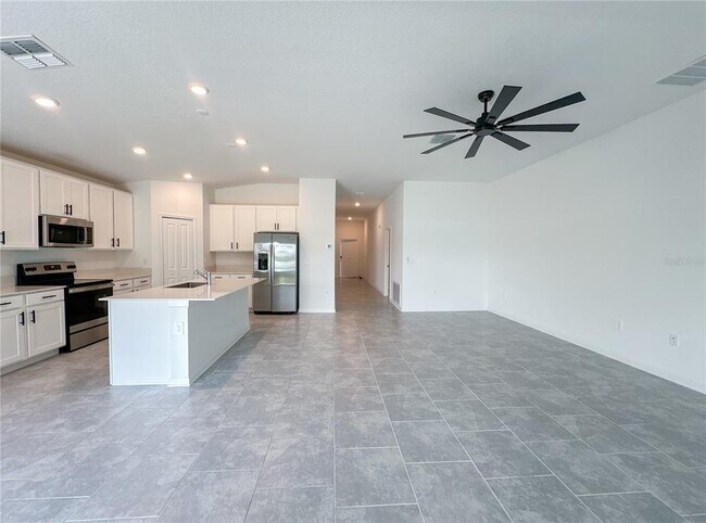 Building Photo - 977 Waterfall Blvd