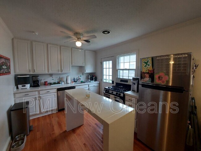 Foto del edificio - 12 Oaklawn Dr