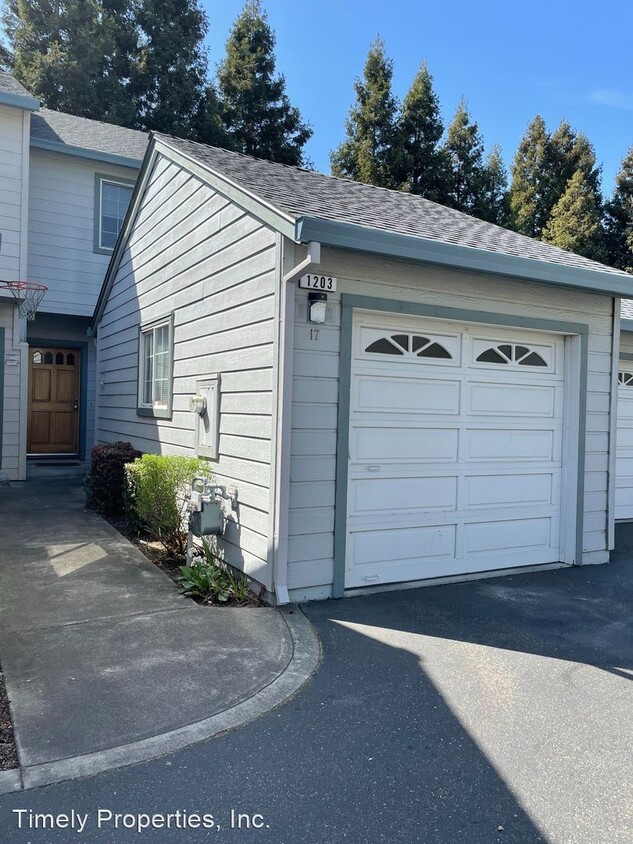 Primary Photo - 2 br, 1.5 bath House - 1203 Eardley Ave