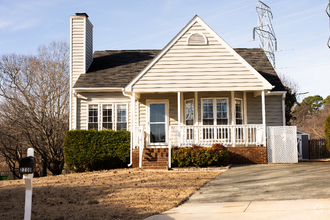 Building Photo - 2200 Dahlgreen Rd