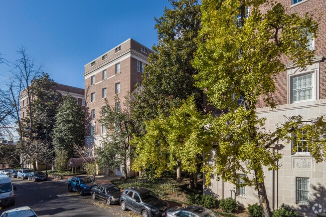 Building Photo - 1661 Crescent Pl NW