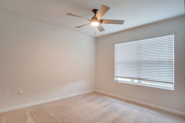 Foto del edificio - Spacious 4BD/2BA Brick Home Near Navy Federal
