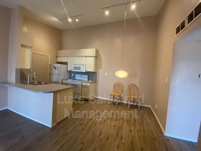 3000 Chautauqua Ave Unit 213, Norman, OK 73072 Condo for Rent in Norman, OK