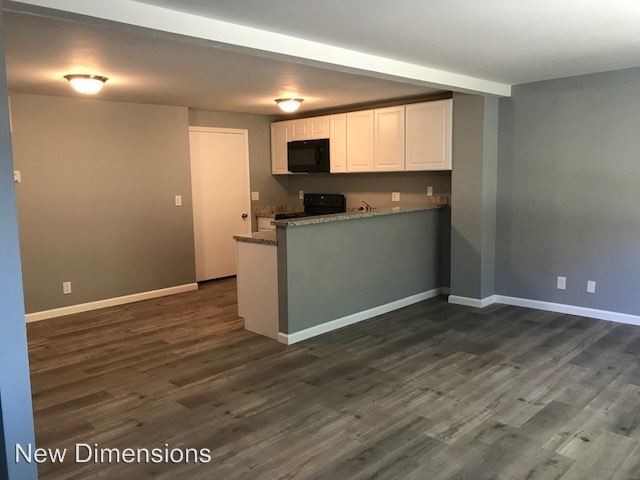 Building Photo - 3 br, 2 bath House - 1443 E. Long St.