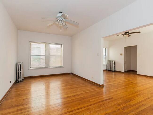 Foto del edificio - 520 W Diversey Pkwy