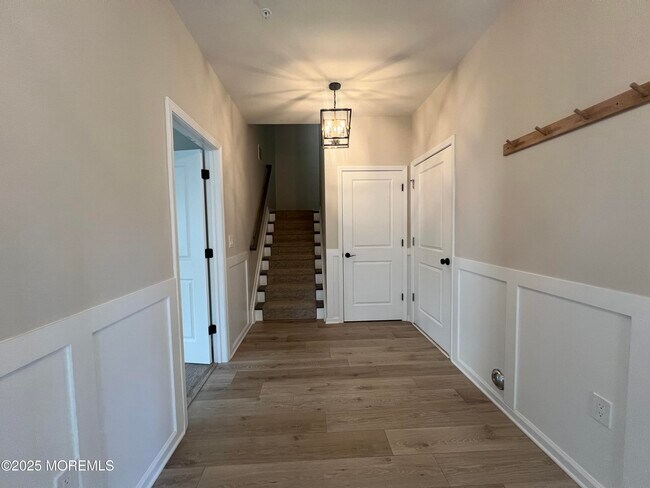 Foto del edificio - 1501 Arose Ln