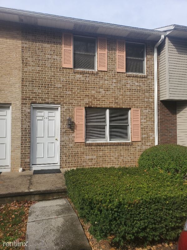 Foto principal - 2 br, 1.5 bath Townhome - 3334 Lynnwood Dr