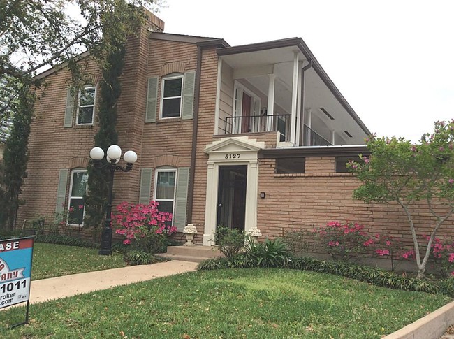 Foto del edificio - 5127 Del Monte Dr