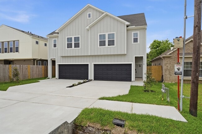 Building Photo - 4354 Clover St