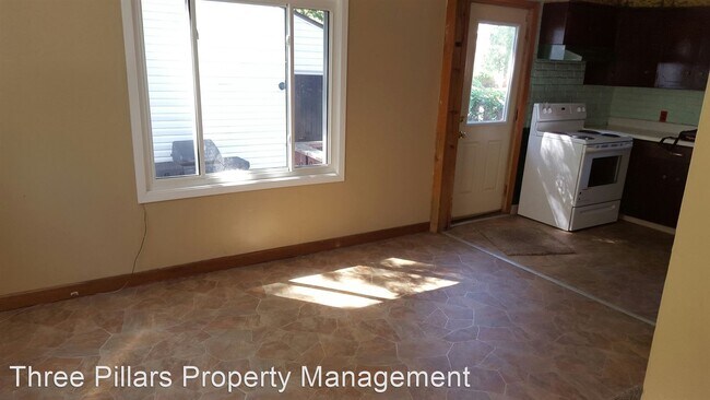 Foto del edificio - 3 br, 1 bath House - 1011 7th Street NW