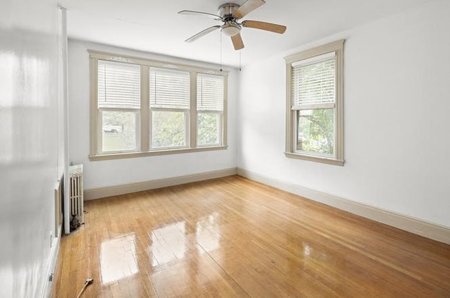 Living Room. - 24 Sidlaw Rd