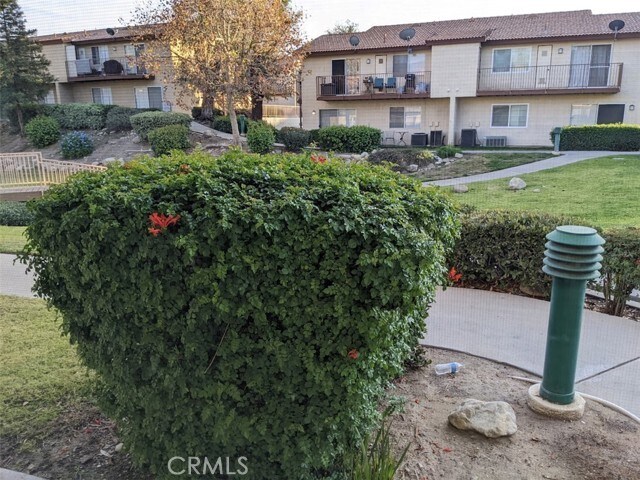 Primary Photo - 1365 Crafton Ave