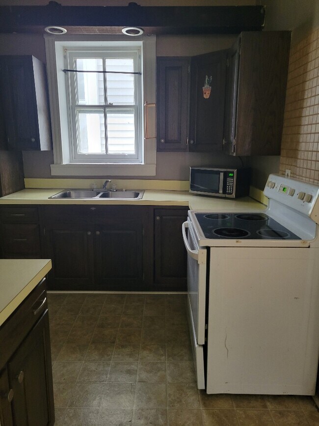 Building Photo - 109 Werner St