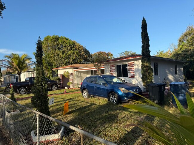 Building Photo - 14065 NE 16th Ave