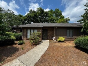 Building Photo - 104 Breckindale Cir