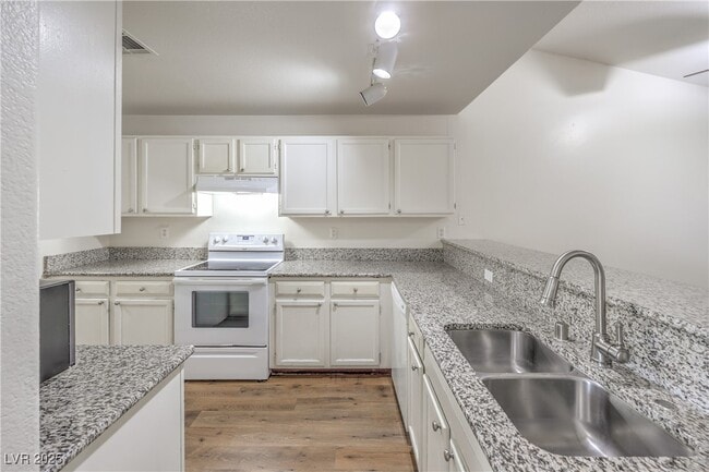 Building Photo - 3660 Renovah St