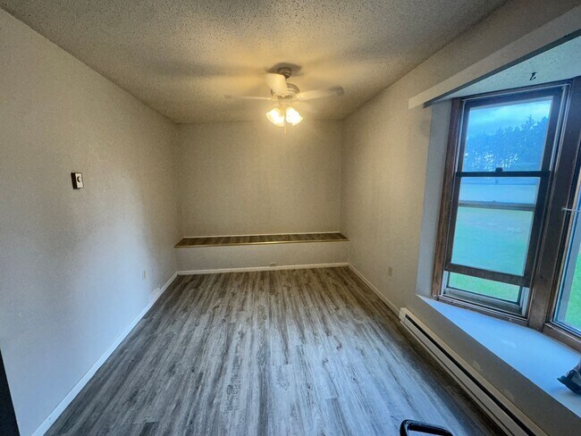 Foto del edificio - 4945 Jackpine Rd NW