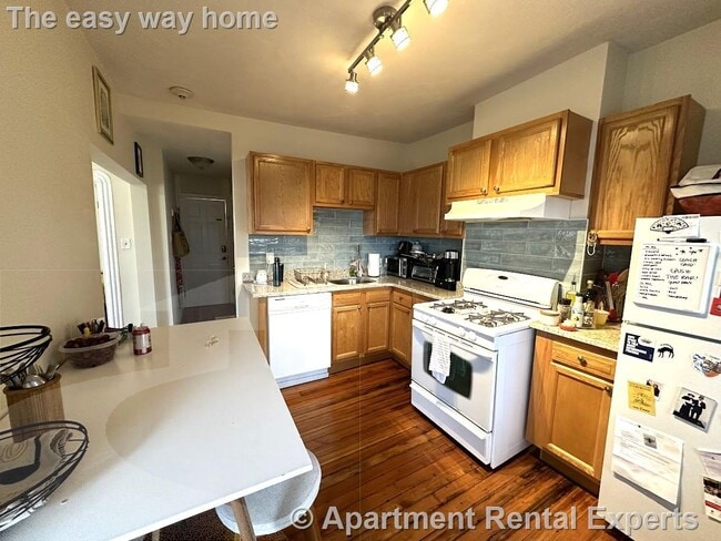 Photo - 1056 Cambridge St Apartment