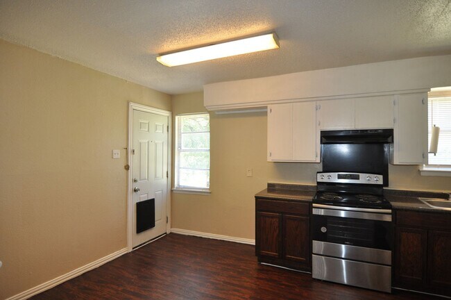 Foto del edificio - Lovely home located in Mesquite at 635 & H...