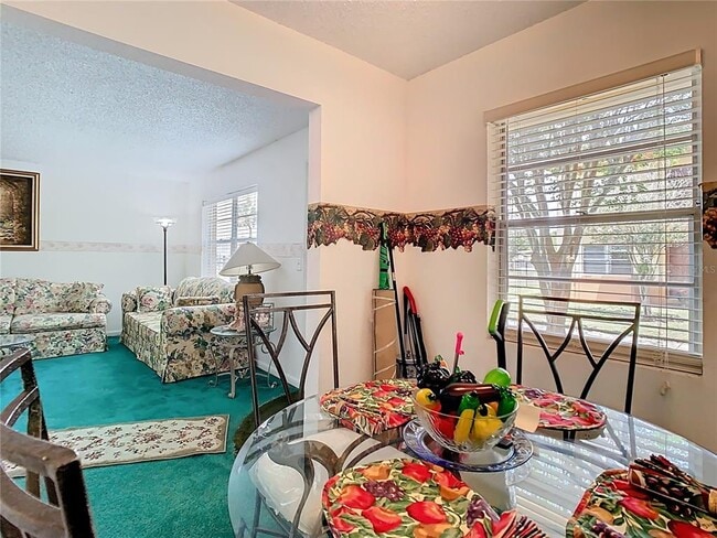 Foto del edificio - 744 Wyman Ct
