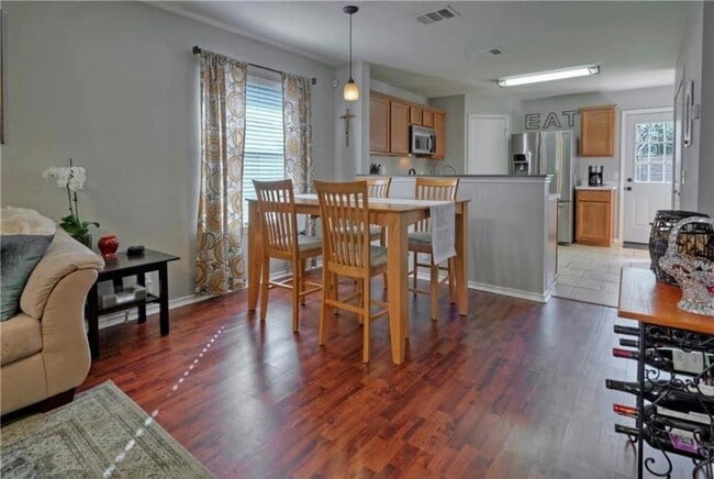 Foto del edificio - 516 Celery Loop