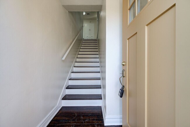 Foto del edificio - N Gatewood Ave Duplex