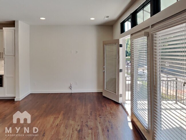 Foto del edificio - 436 E 33rd St