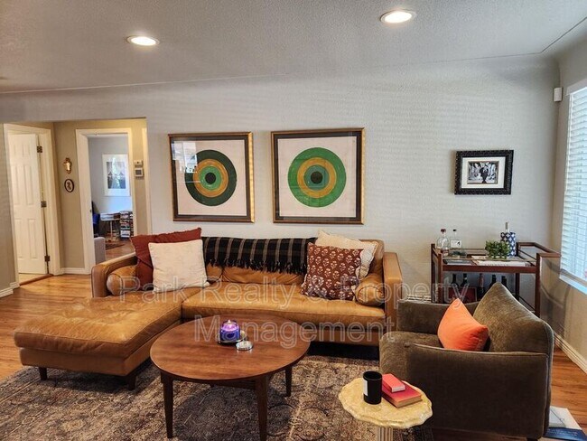 Foto del edificio - 5520 E Thrill Pl