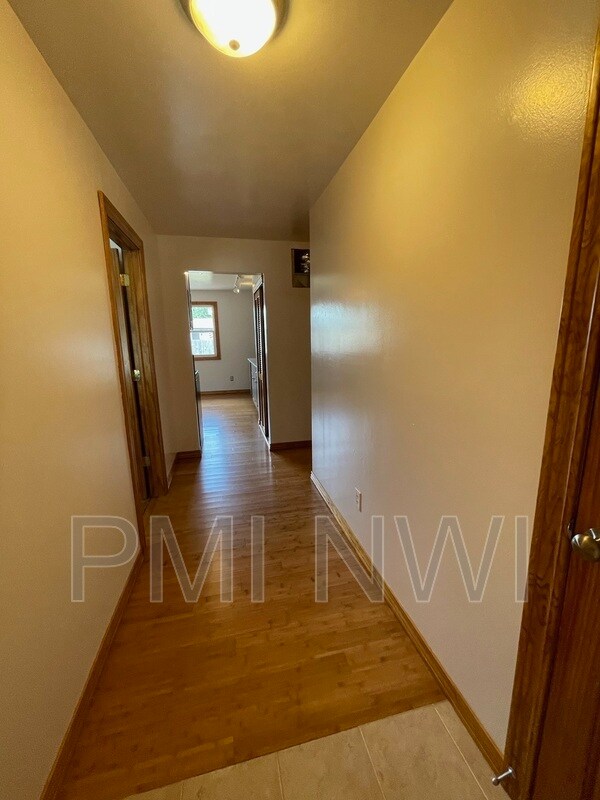 Building Photo - 425A Sherman Dr