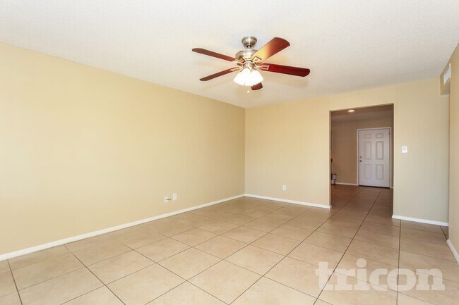 Building Photo - 1949 W Chipman Rd