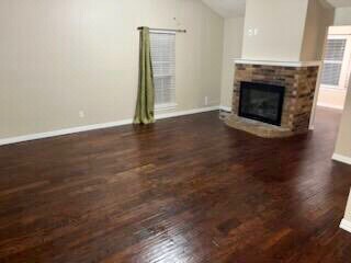 Foto del edificio - 900 Elmhill Ct
