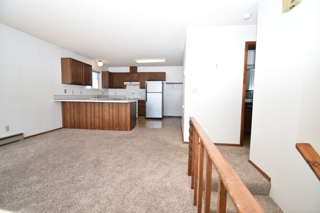 Building Photo - 2Bed 1.5Ba W/ Carport! Close to Trails, Ho...