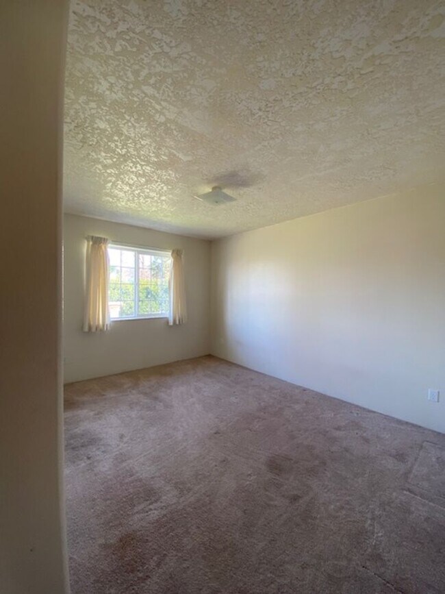 Foto del edificio - Duplex Close To Downtown!